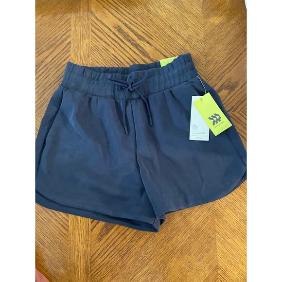 NWT All in Motion XS Airy Sleek Shorts Black 3” inseam High Rise - Picture 1 of 3